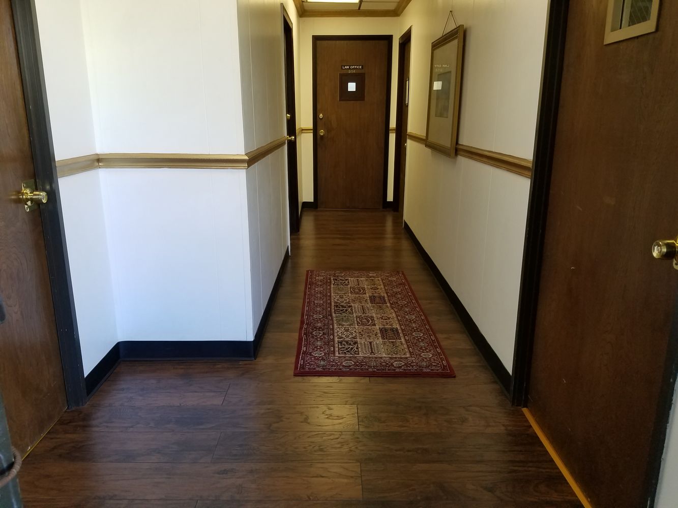LARGE OPEN OFFICE, SEVERAL USES. FLAT RATE, EASY LEASE